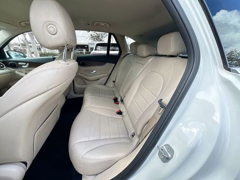 Used 2019 Mercedes-Benz GLC 300 GLC 300 w/ Premium Package image 23