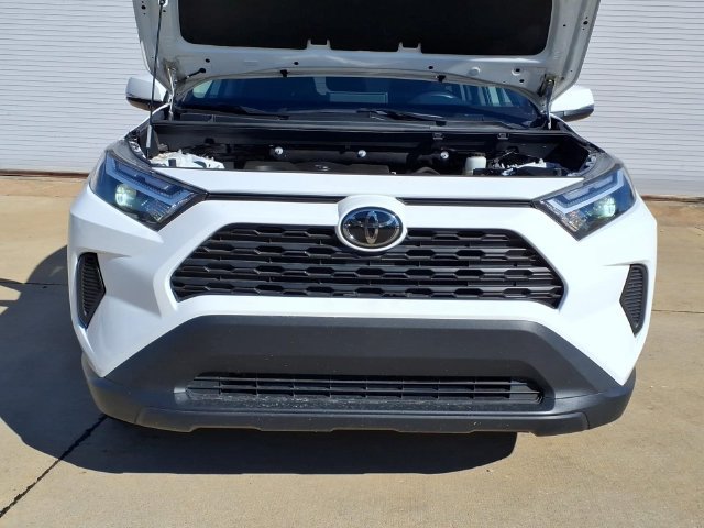 Used 2024 Toyota RAV4 LE AWD/4WD image 23