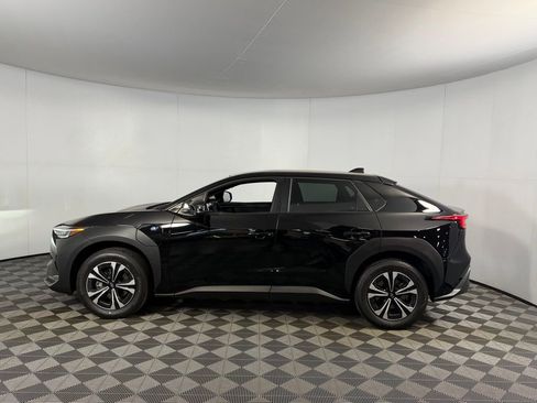 Used 2023 Subaru Solterra Premium image 8