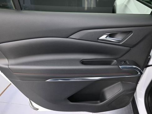 Used 2024 Chevrolet Traverse Z71 image 28