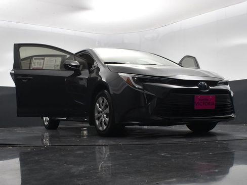 Used 2023 Toyota Corolla LE image 27