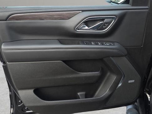 Used 2021 Chevrolet Tahoe Z71 w/ Z71 Signature Package image 9