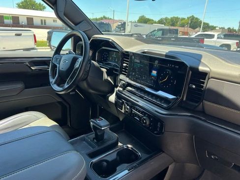 Used 2024 Chevrolet Silverado 1500 ZR2 w/ Technology Package AWD/4WD image 10