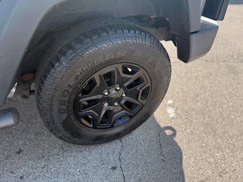 Used 2015 Jeep Wrangler Unlimited Sport image 17