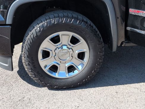 Used 2014 GMC Sierra 1500 SLT w/ All-Terrain Package AWD/4WD image 13