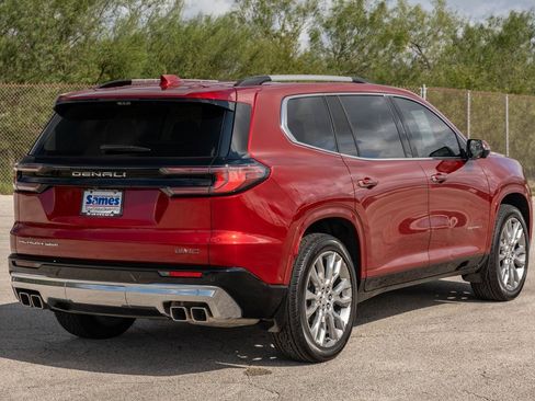 Used 2024 GMC Acadia Denali w/ Super Cruise Package image 7