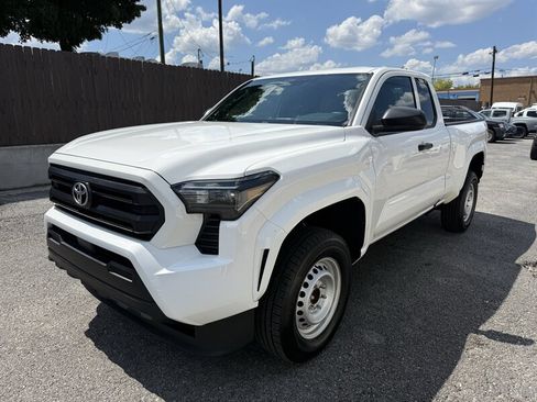 Used 2025 Toyota Tacoma SR RWD image 18