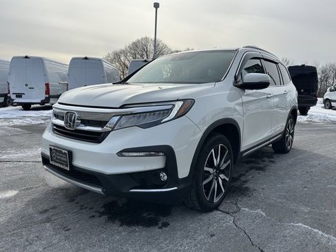 Used 2019 Honda Pilot Touring image 3