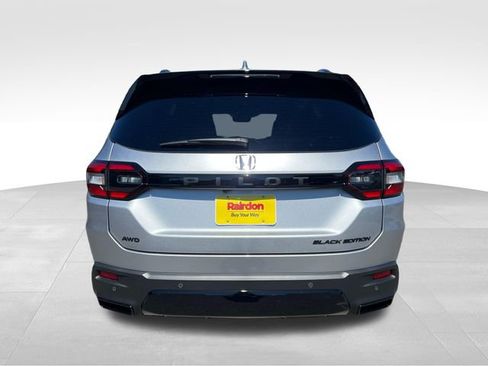 New 2026 Honda Pilot Black Edition image 7