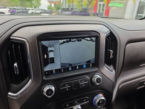 Used 2023 GMC Sierra 3500 Denali AWD/4WD image 17