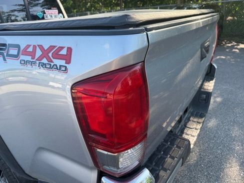 Used 2016 Toyota Tacoma TRD Off-Road w/ Towing Package AWD/4WD image 16