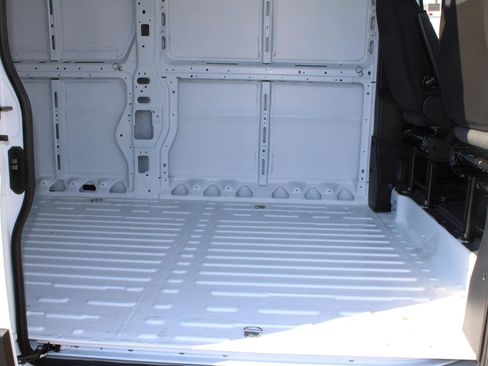 New 2025 RAM ProMaster 2500 w/ Convenience Group FWD image 41
