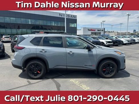 Used 2025 Nissan Rogue SV AWD/4WD image 13