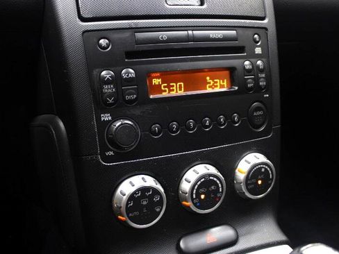 Used 2006 Nissan 350Z Base w/ (N93) Cargo Convenience Pkg image 11