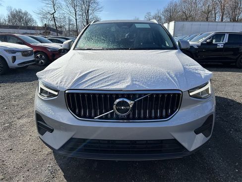 New 2025 Volvo XC40 B5 Core w/ Protection Package Premier image 3