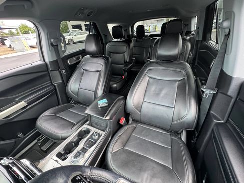 Used 2022 Ford Explorer Limited AWD/4WD image 12
