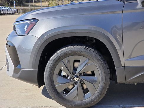 New 2026 Volkswagen Taos S image 5