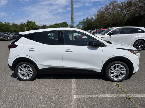 New 2027 Chevrolet Bolt LT FWD image 5