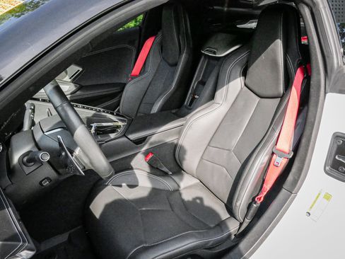 Used 2021 Chevrolet Corvette Stingray Preferred Cpe w/ Battery Protection Package RWD image 16