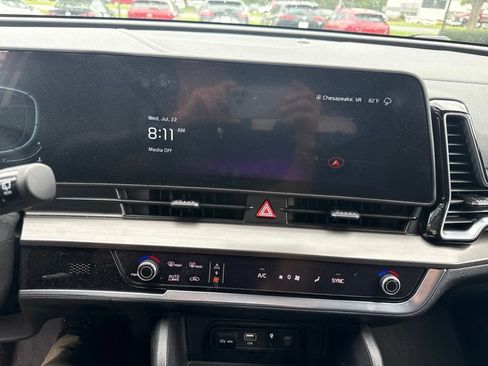 Used 2025 Kia Sportage EX AWD/4WD image 17