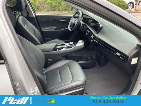 Used 2025 Kia EV6 Wind image 52