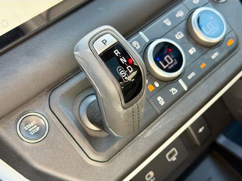 Used 2024 Land Rover Defender 110 S image 29