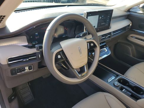 Certified 2023 Lincoln Corsair AWD w/ Equipment Group 101A image 13