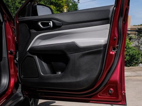 Used 2022 Jeep Compass Limited image 56