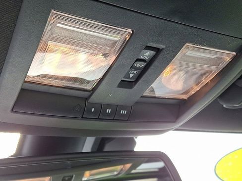 Used 2015 Dodge Challenger R/T Scat Pack w/ Technology Group image 27