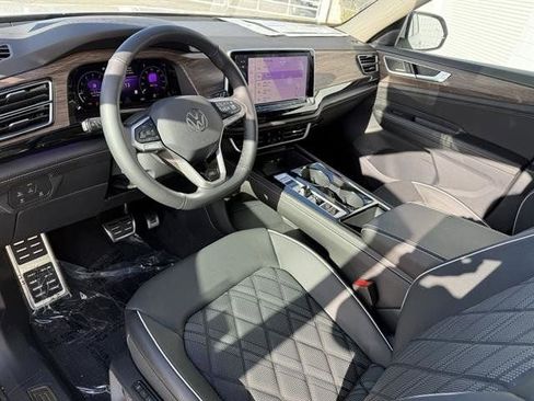 New 2025 Volkswagen Atlas SEL Premium R-Line image 2