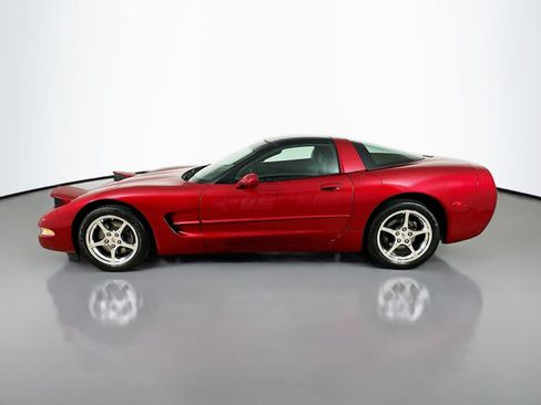 Used 2002 Chevrolet Corvette Coupe w/ Preferred Equipment Group2 RWD image 8