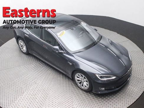 Used 2016 Tesla Model S 75D image 3