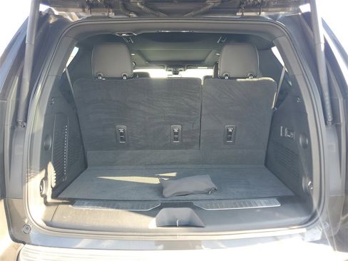 Used 2021 Chevrolet Tahoe Premier w/ Premium Package image 9