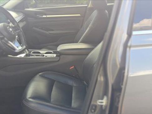 Used 2021 Nissan Altima 2.5 SL FWD image 12