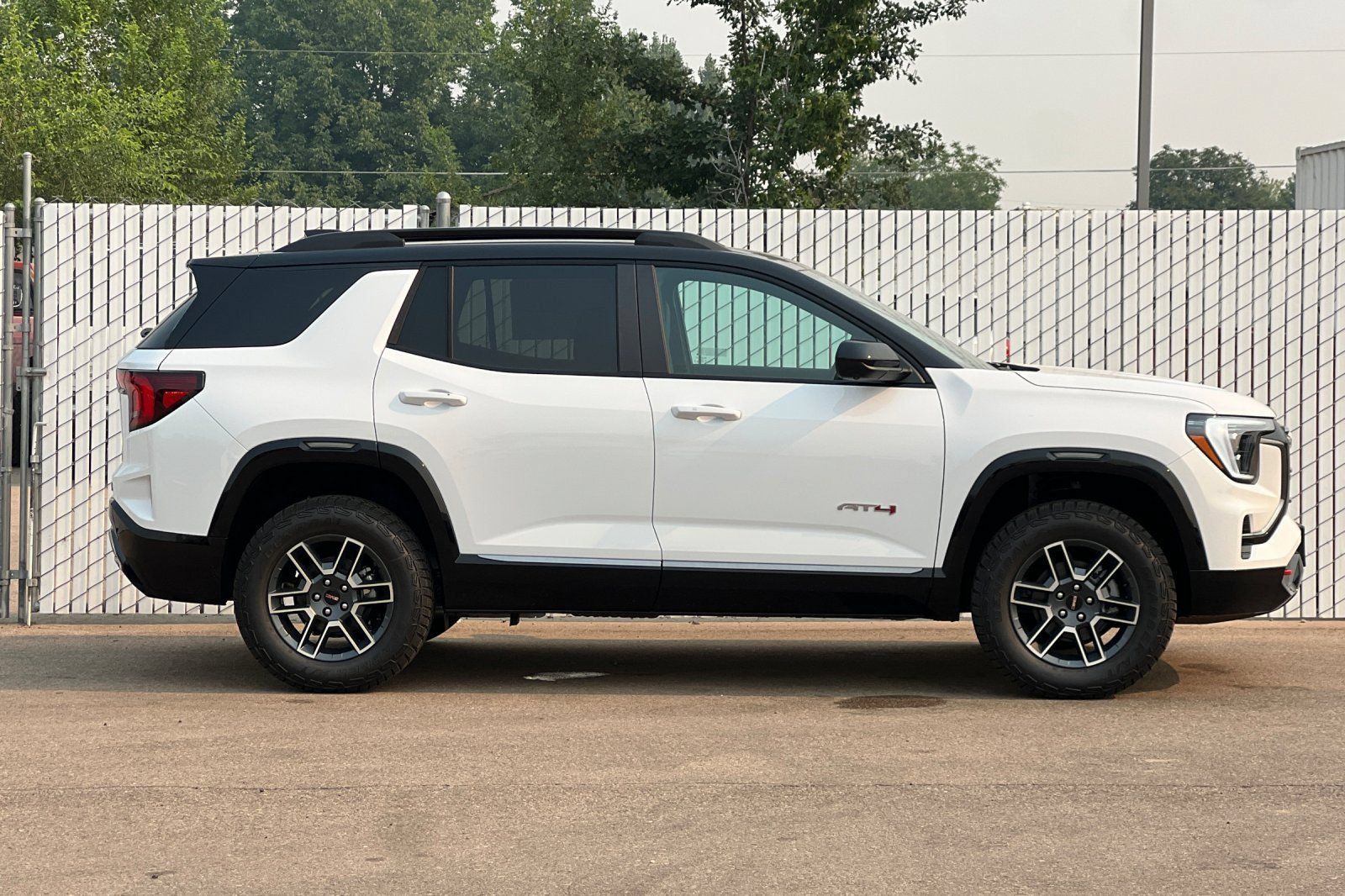 New 2027 GMC Terrain AT4 w/ Technology Package II AWD/4WD image 3