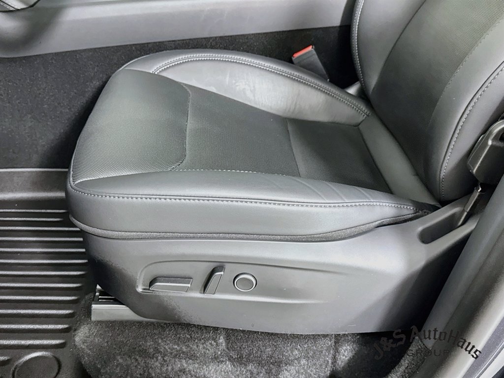 Used 2026 Tesla Model Y AWD image 26