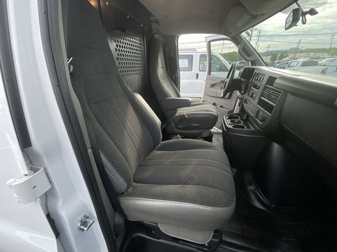 Used 2025 GMC Savana 2500 w/ Driver Convenience Package RWD image 24