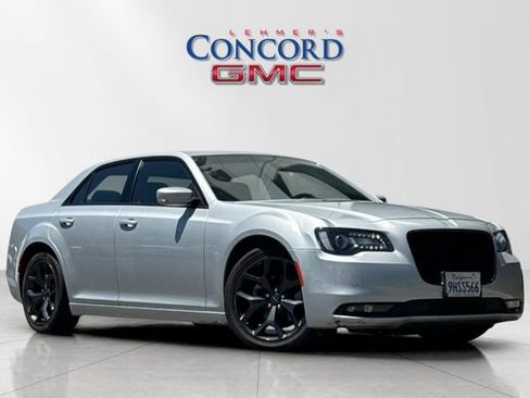 Used 2023 Chrysler 300 S RWD image 2