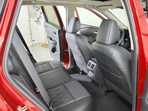 Used 2025 Nissan Rogue Platinum FWD image 27