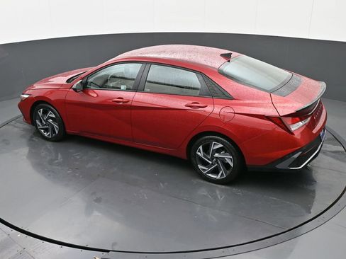 Certified 2025 Hyundai Elantra Sport image 37