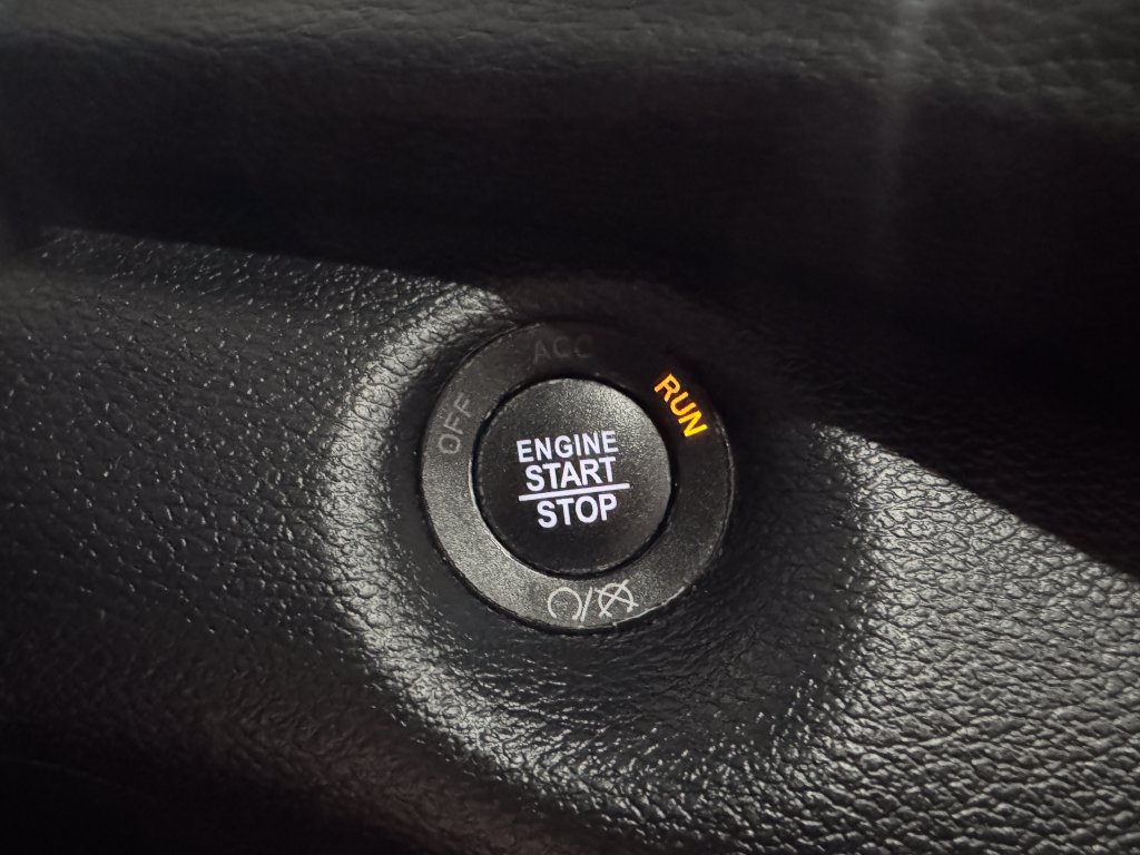 Used 2022 Jeep Cherokee Limited AWD/4WD image 44