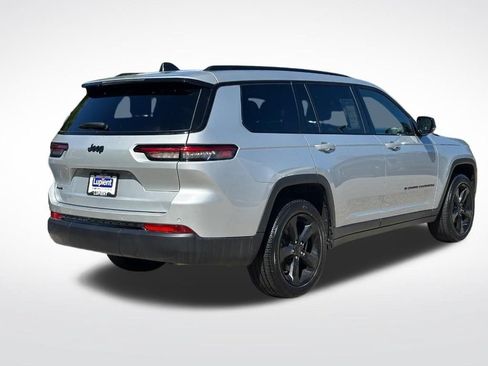 Used 2024 Jeep Grand Cherokee L Altitude AWD/4WD image 3