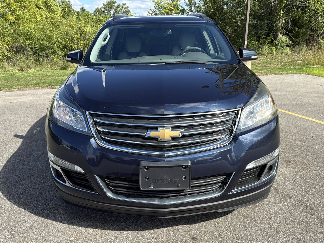 Used 2017 Chevrolet Traverse LT FWD image 2