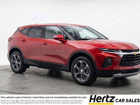 Used 2025 Chevrolet Blazer LT FWD image 1