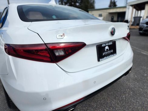 Used 2017 Alfa Romeo Giulia Ti w/ TI Lusso Package AWD/4WD image 39