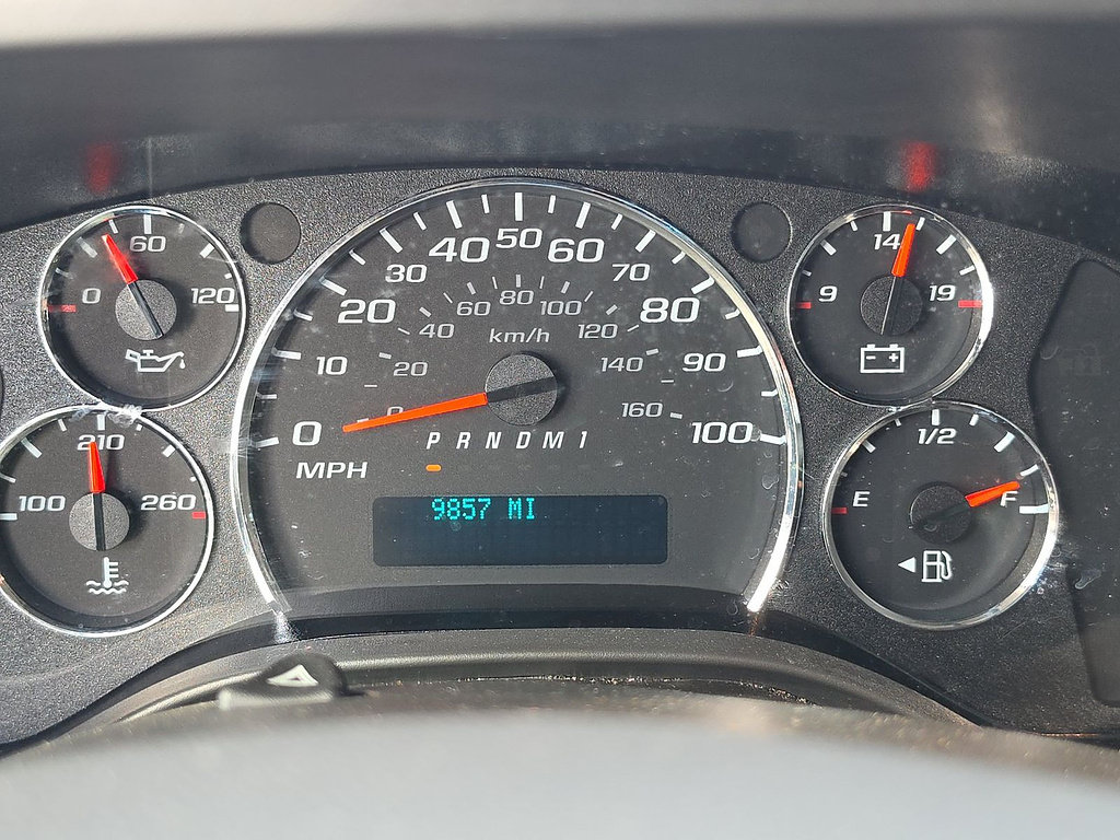 Used 2025 Chevrolet Express 2500 w/ Driver Convenience Package RWD image 10