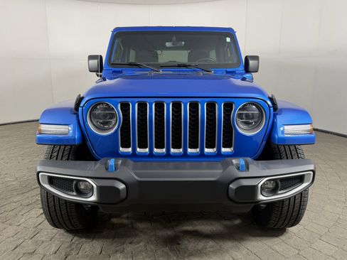 Used 2022 Jeep Wrangler Unlimited Sahara w/ Cold Weather Group image 2