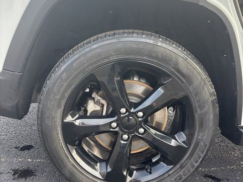 Used 2021 Jeep Grand Cherokee L Altitude image 18