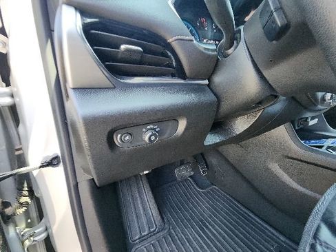 Used 2020 Chevrolet Traverse LS image 19