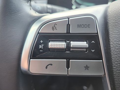 Used 2023 Kia Telluride LX image 16